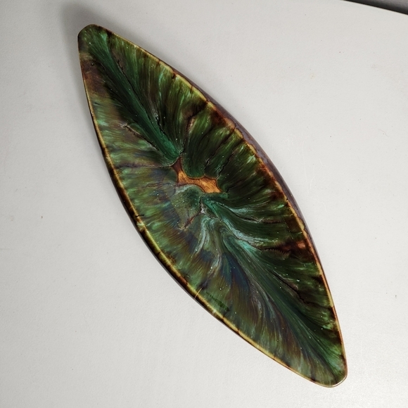 Pointed Oval Shaped Glazed Trinket Dish-13.5x5" - Picture 1 of 7